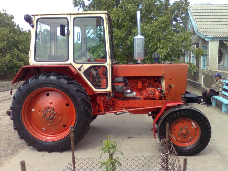 Трактор ЮМЗ 6 