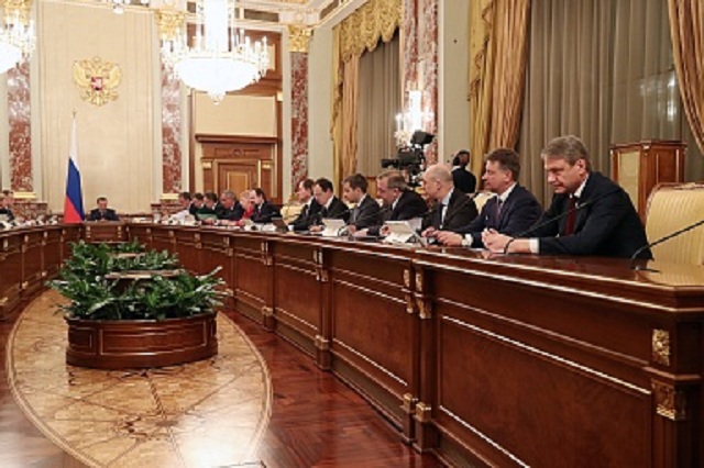 Александр Ткачев выступил с докладом на заседании Правительства России по вопросу проведения в 2018 году сезонных полевых работ
