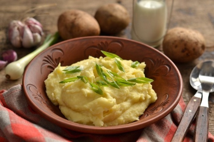 Картофельное пюре — рецепт с молоком и маслом
