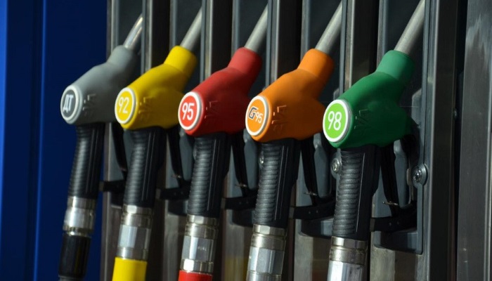 Козак: корректировка механизма сдерживания цен на топливо может произойти с 1 ноября