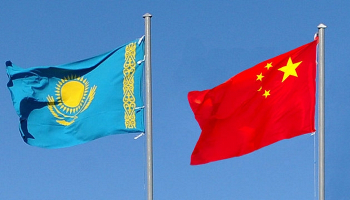 Казахстан отправит в Китай кукурузу и ячмень