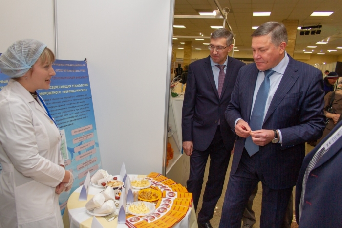 Вологодская сельхозакадемия представила свою продукцию на молочном форуме