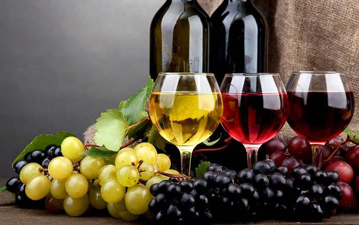 Губернатор Краснодарского края Вениамин Кондратьев сообщил, что регион остается лидером в отрасли виноградства