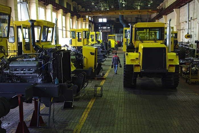 Петербургский тракторный завод планирует запустить производство тракторов в Казахстане