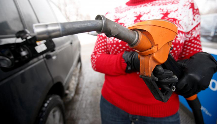 ФАС установила вину нескольких трейдеров в резком скачке цен на бензин