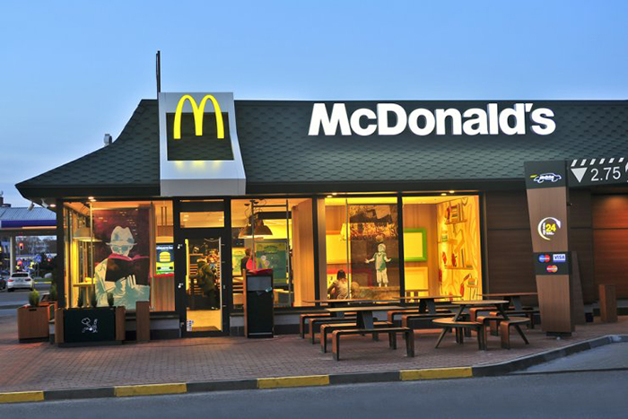 McDonald's намерен локализовать поставки продуктов в России за два года