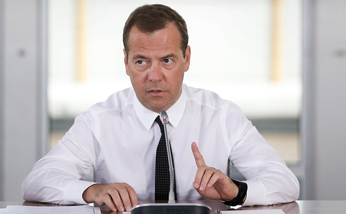 Медведев: необходимо справедливо распределять денежные ресурсы между городом и деревней