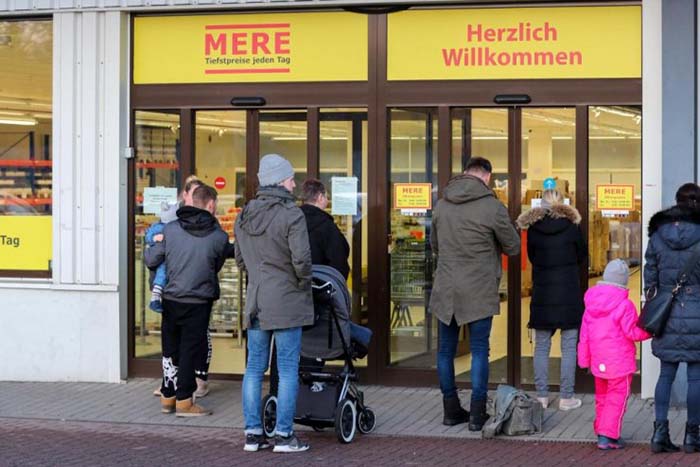 Российский супермаркет в Лейпциге в считанные дни распродали всю колбасу и замороженное мясо