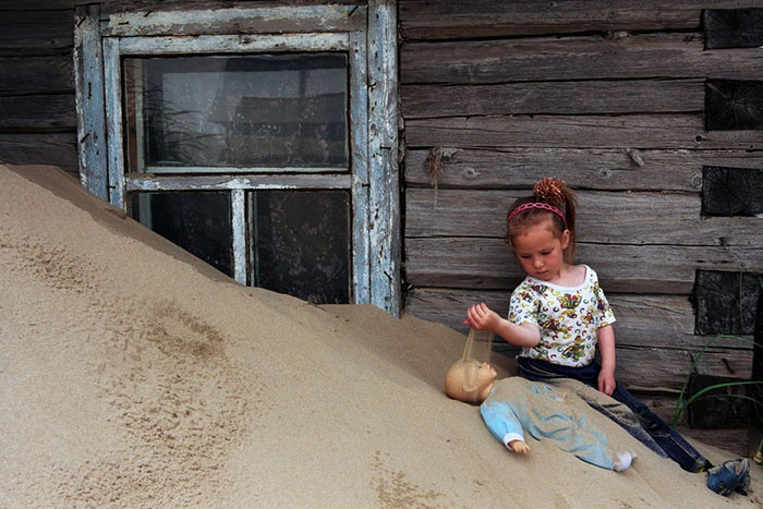 Русское село заживо погребенное под песчаными дюнами