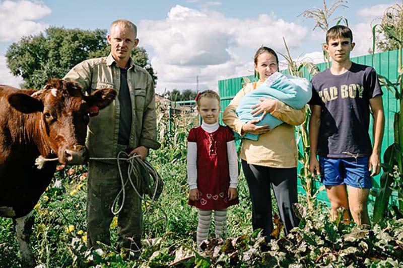 «Это все гены!»: многодетная семья Кустовых из Гродекова решила создать ферму