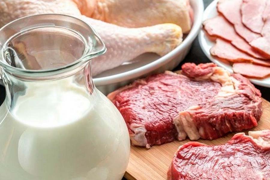 РФ в 2020 году снизила закупки мяса почти на треть, импорт масла и сыра вырос