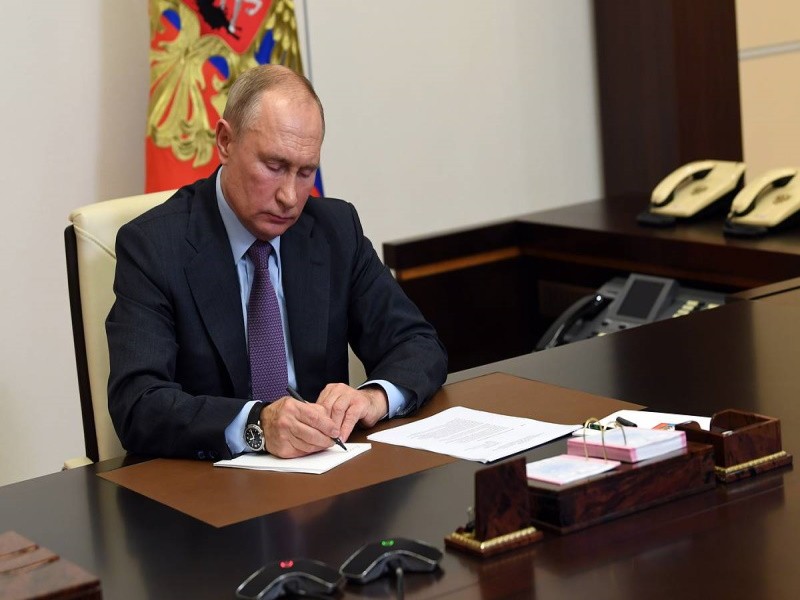 Президент Путин подписал закон о страховании урожая аграриев