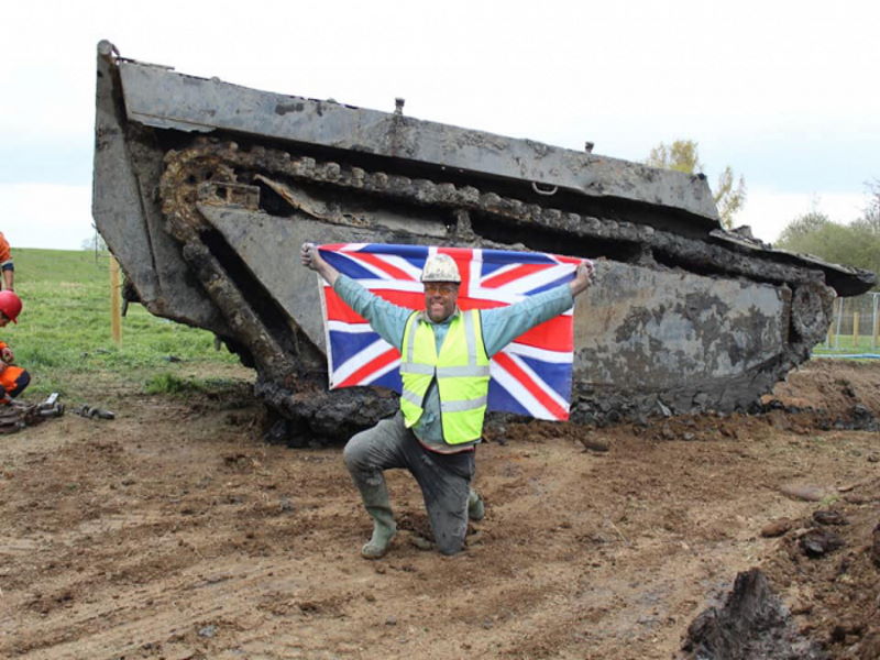 Необычная находка: британский фермер обнаружил в болоте танк-амфибию