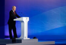 Путин выступил за оказание помощи фермерам для снижения цен