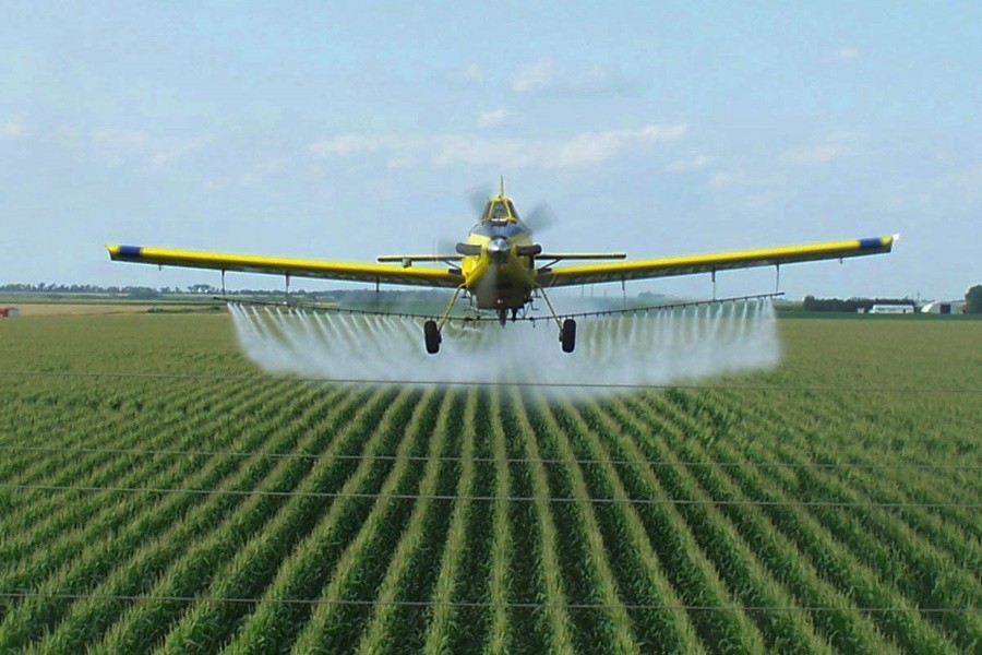 Еврокомиссия предлагает обязать Евросоюз наполовину сократить использование пестицидов к 2030 году