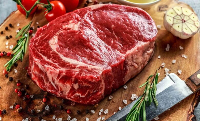 Bloomberg: стейки становятся роскошью из-за роста цен на говядину