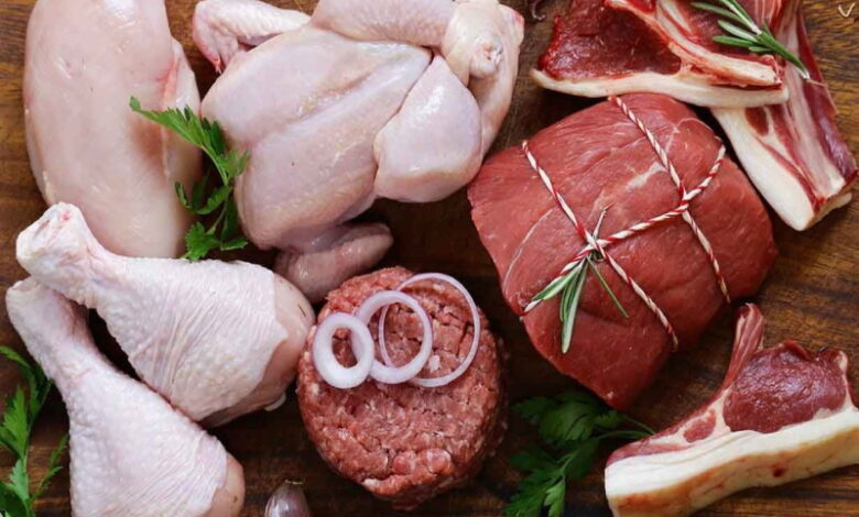 Цены на свинину и курятину в РФ за неделю повысились в среднем на 1,5%
